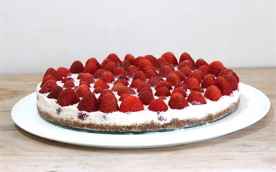 Raw Strawberry Cake