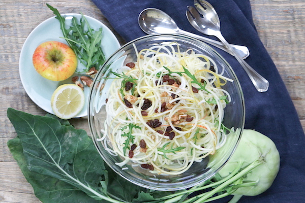 kohlrabe-apple-salad