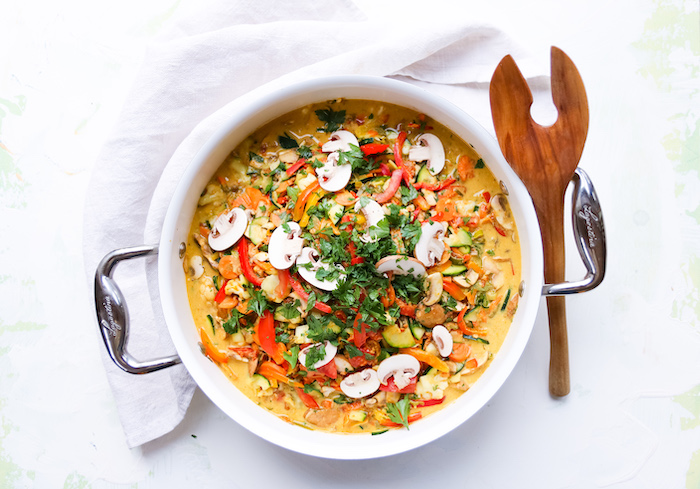 indian coconut curry on califlower rice