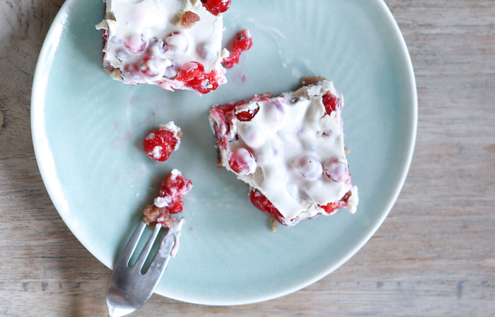 raw red currant tart