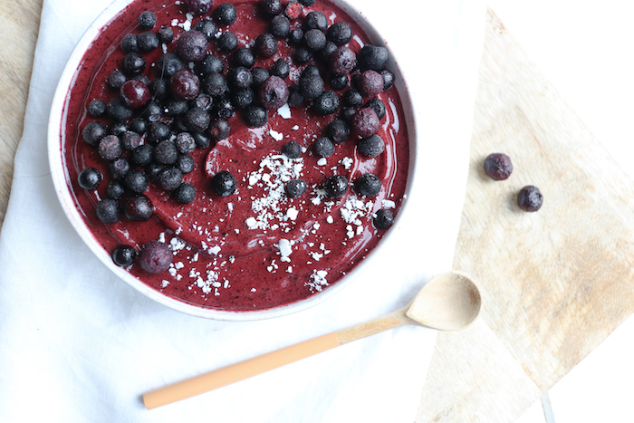 smoothie bowl with blueberries